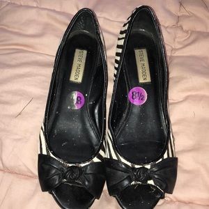 Steve Madden kitten wedge heels